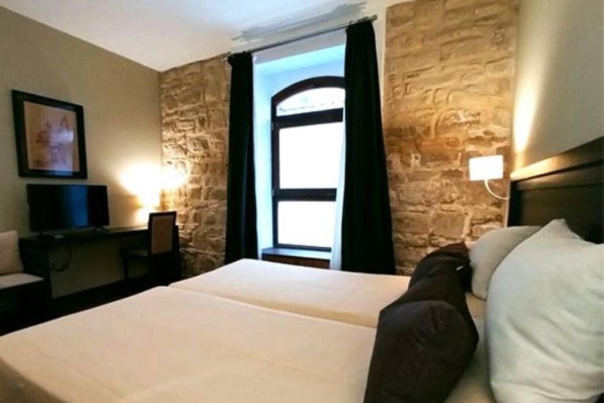Hotel Baeza Monumental By Eme Hoteles Exterior photo