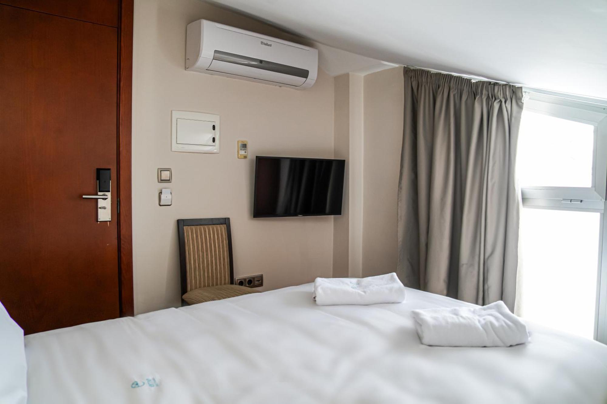Hotel Baeza Monumental By Eme Hoteles Exterior photo