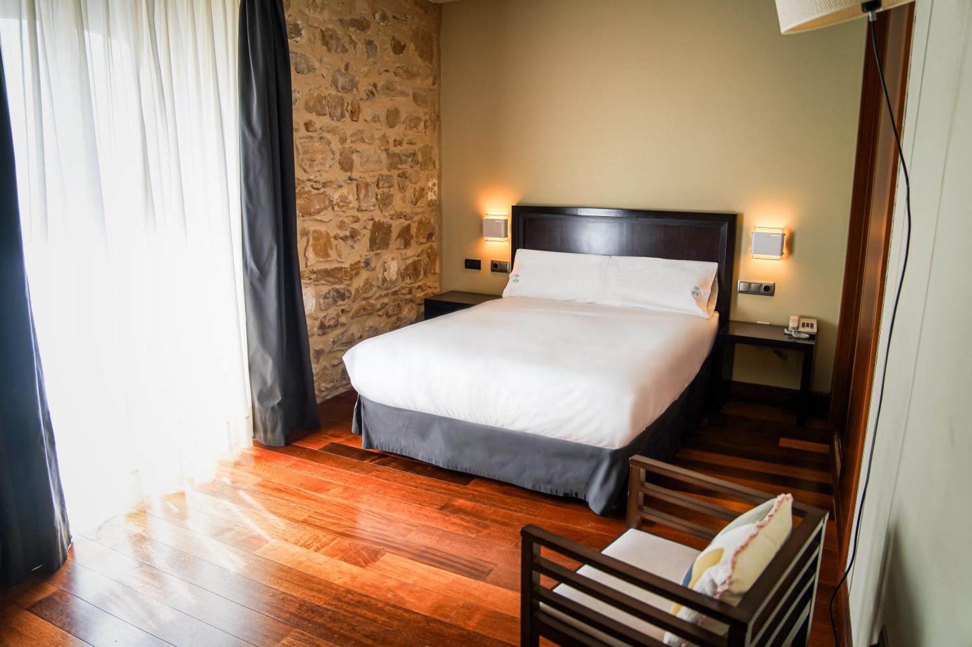 Hotel Baeza Monumental By Eme Hoteles Exterior photo