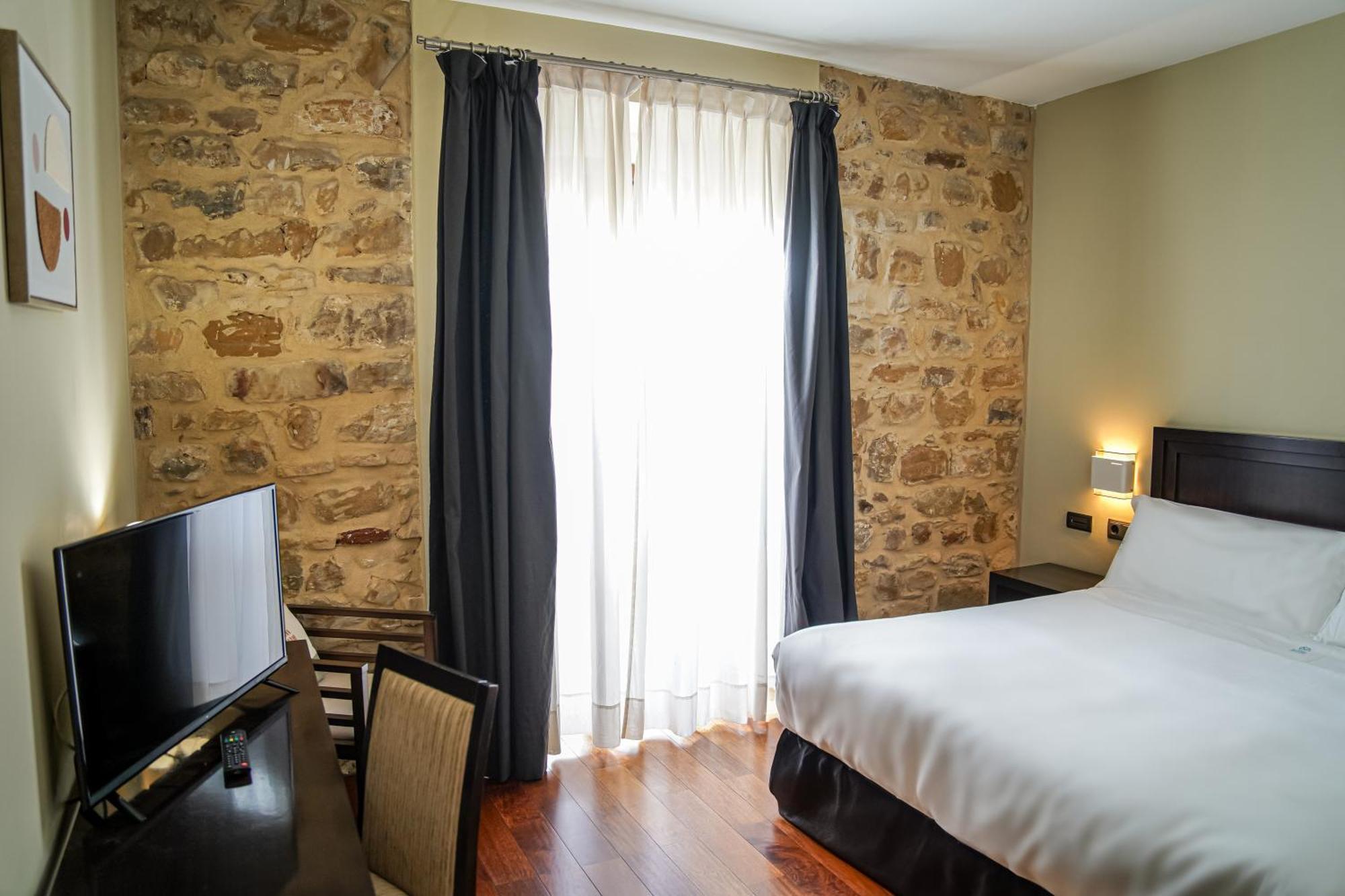 Hotel Baeza Monumental By Eme Hoteles Exterior photo